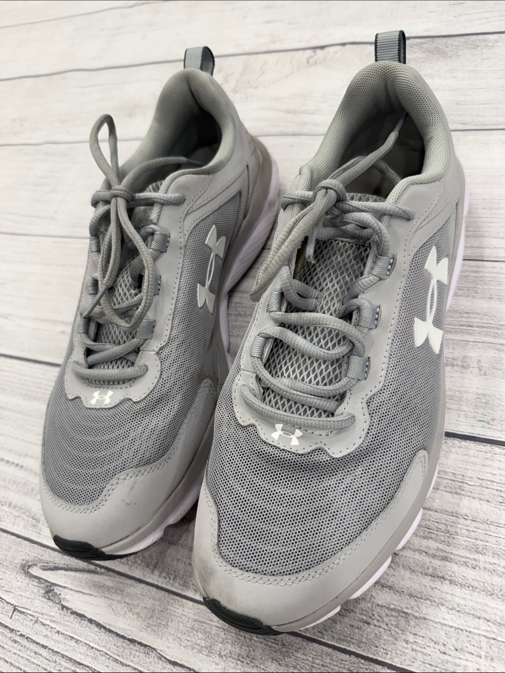 Under Armour Men’s 11.5 Gray Running Training Athletic Sneakers